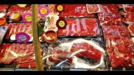 Bir kasap tezgahından yıl yıl fiyat akışı ve güzel vitrinler.